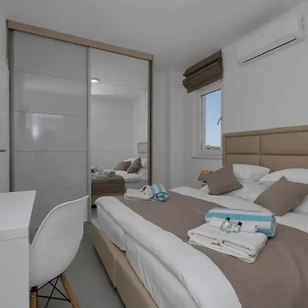 Family&child Friendly Violet- Saltwater Pool * Makarska